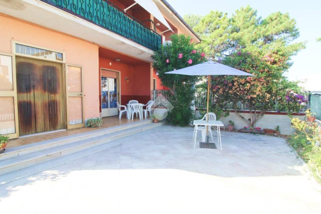 casa indipendente in vendita a Campomarino