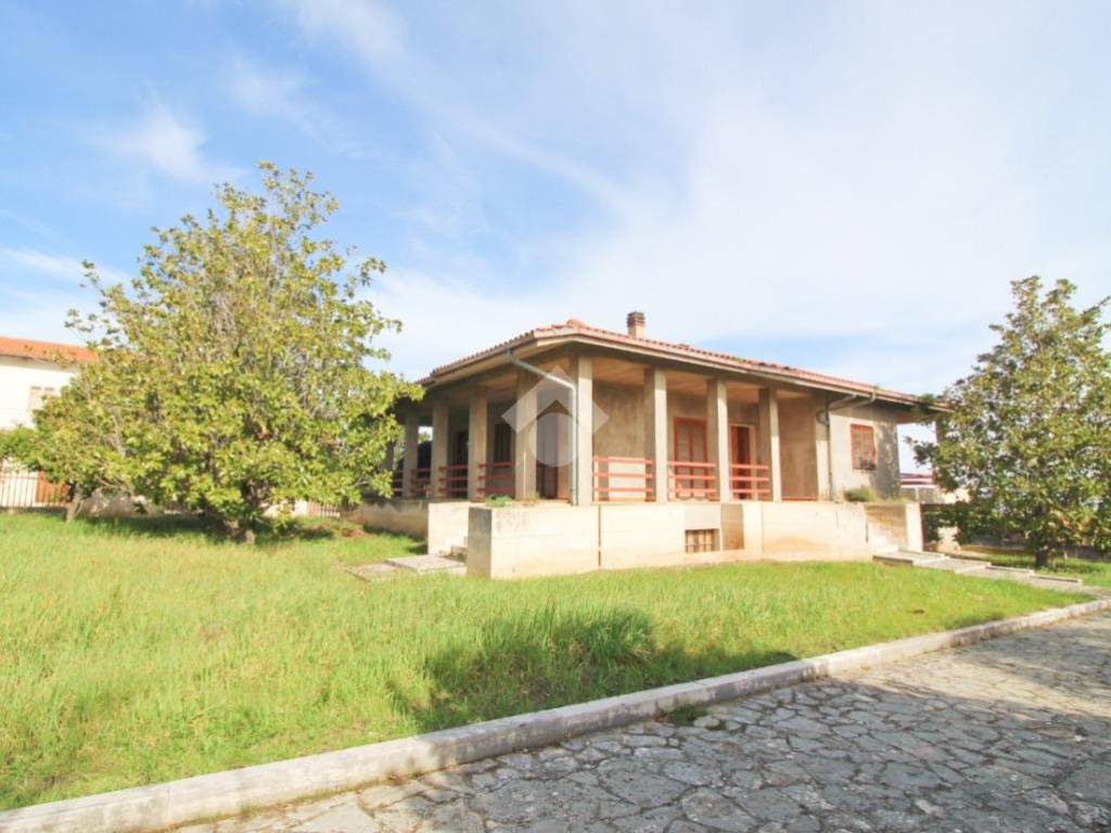 casa indipendente in vendita a Campomarino in zona Nuova Cliternia