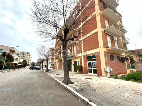 locale commerciale in vendita a Campomarino