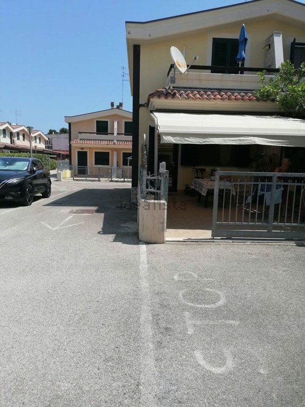 casa indipendente in vendita a Campomarino