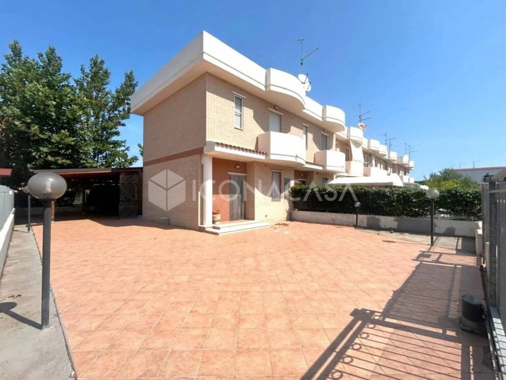 casa indipendente in vendita a Campomarino