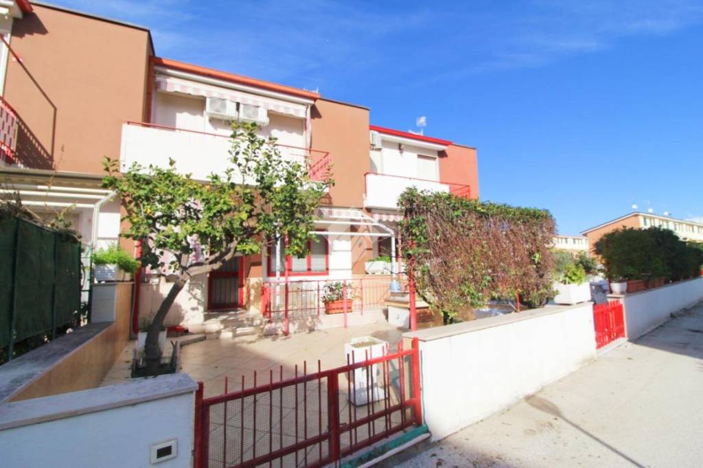 casa indipendente in vendita a Campomarino