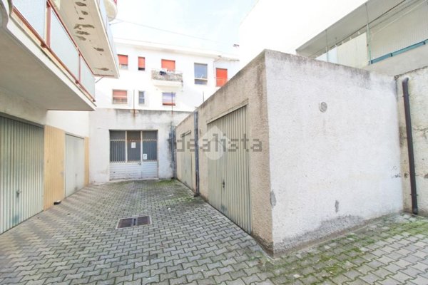 locale di sgombero in vendita a Campomarino