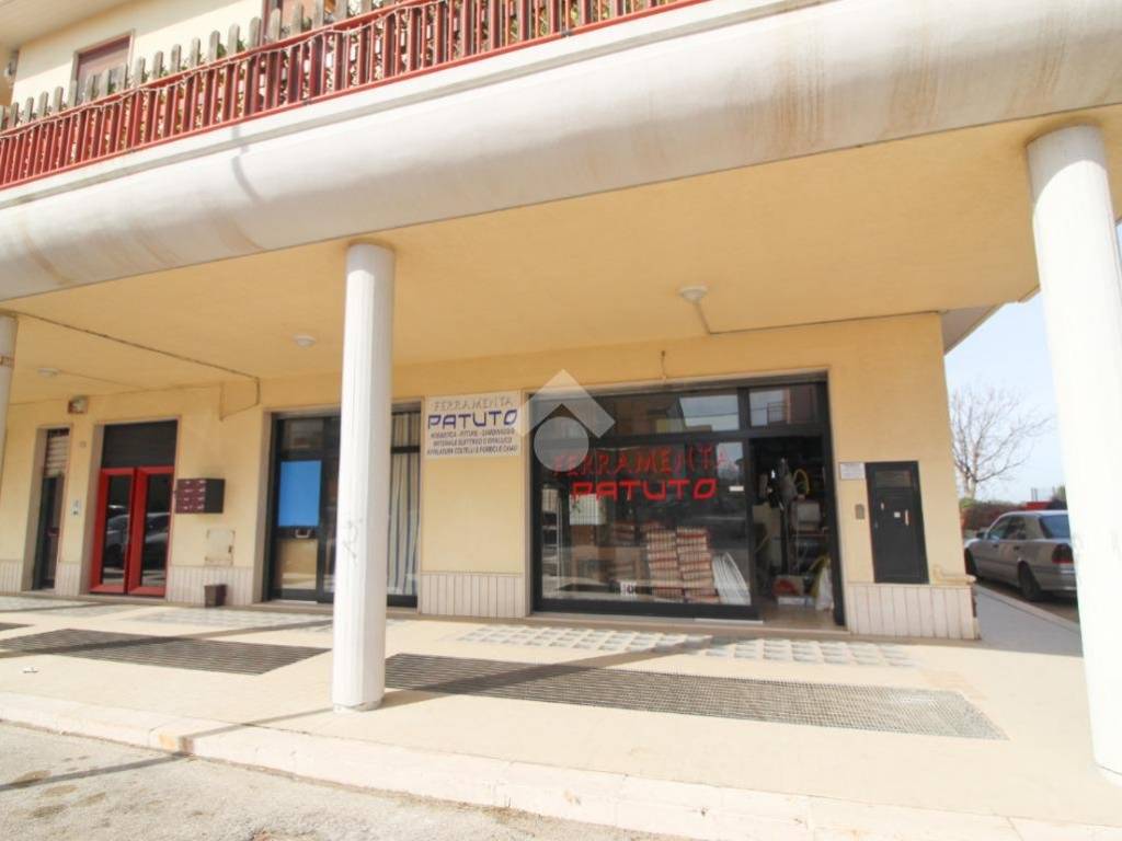 locale commerciale in vendita a Campomarino