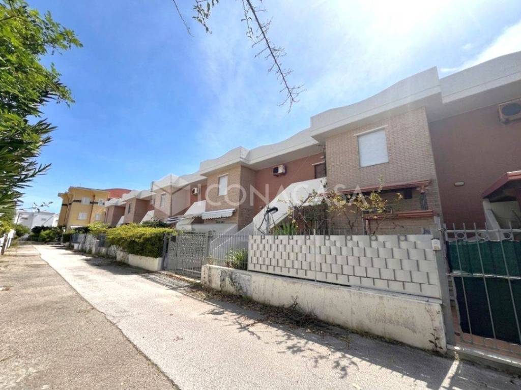 casa indipendente in vendita a Campomarino