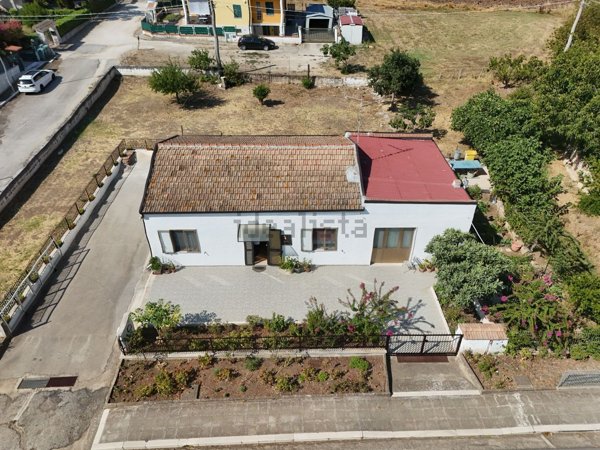 casa indipendente in vendita a Campomarino in zona Nuova Cliternia