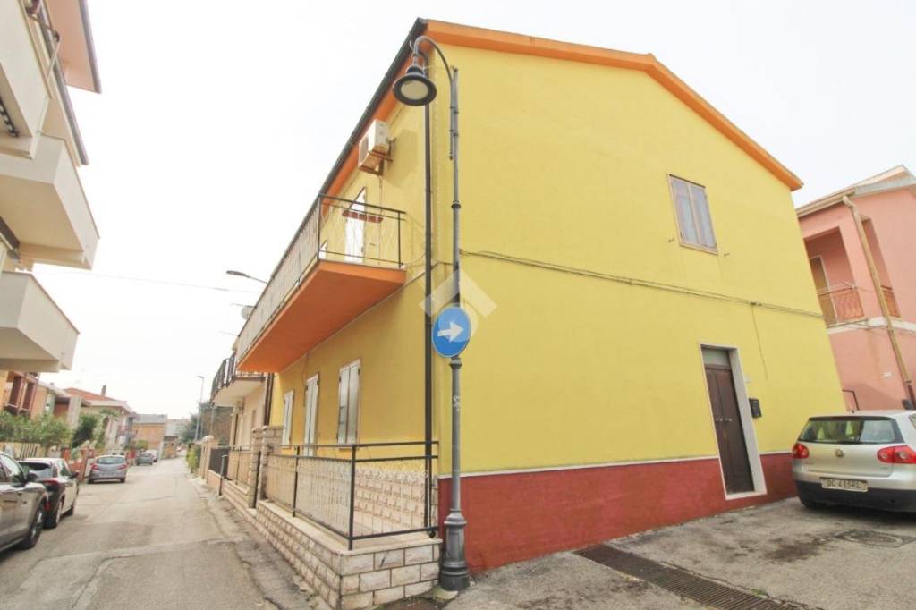 casa indipendente in vendita a Campomarino