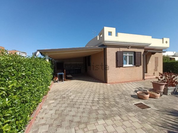 casa indipendente in vendita a Campomarino
