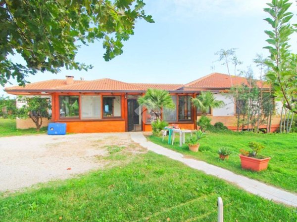 casa indipendente in vendita a Campomarino in zona Nuova Cliternia