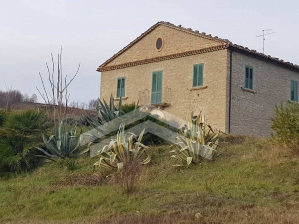 casa indipendente in vendita a Casalciprano