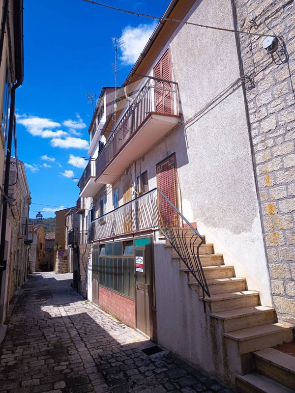 intera palazzina in vendita a Castelbottaccio