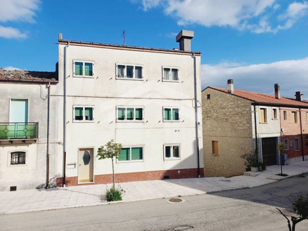 intera palazzina in vendita a Castelbottaccio