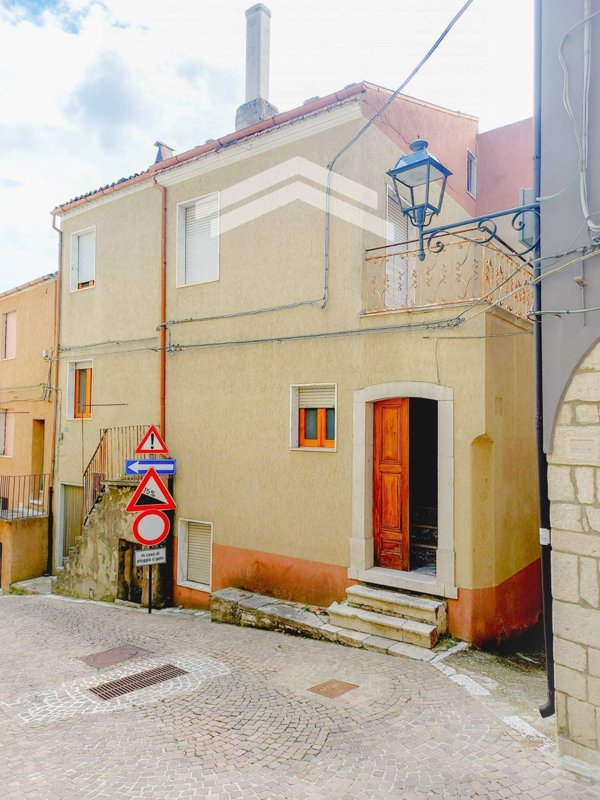 intera palazzina in vendita a Castelbottaccio