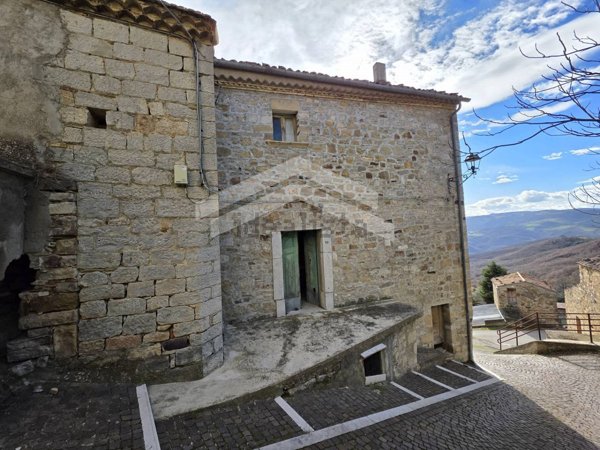 casa indipendente in vendita a Castelbottaccio