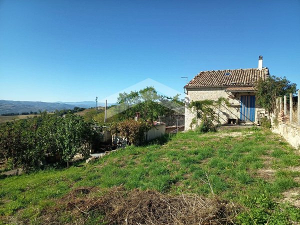 casa indipendente in vendita a Castelbottaccio