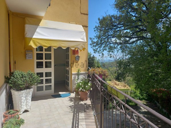 locale commerciale in vendita a Castelmauro