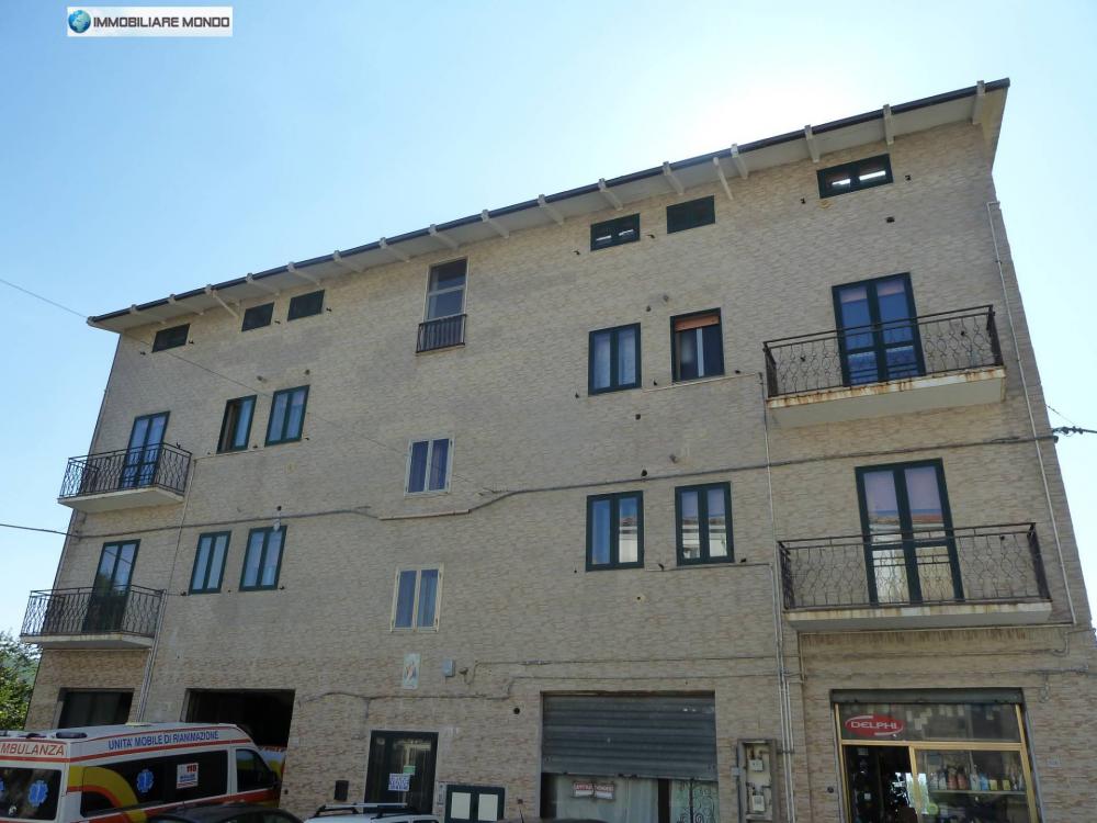 locale commerciale in vendita a Castelmauro