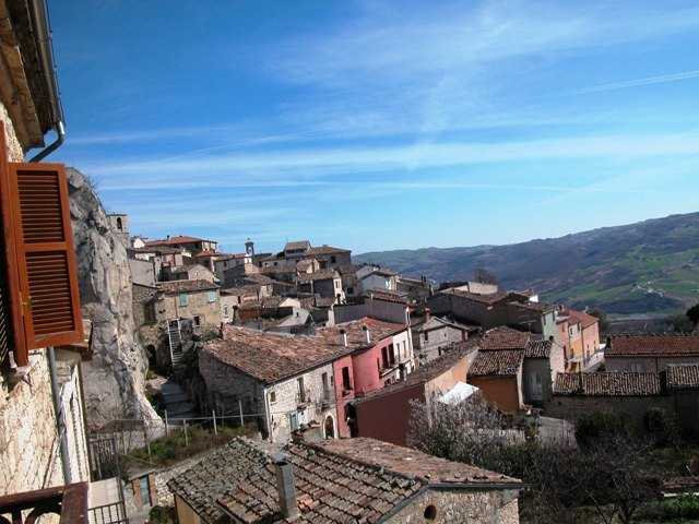 casa indipendente in vendita a Castropignano