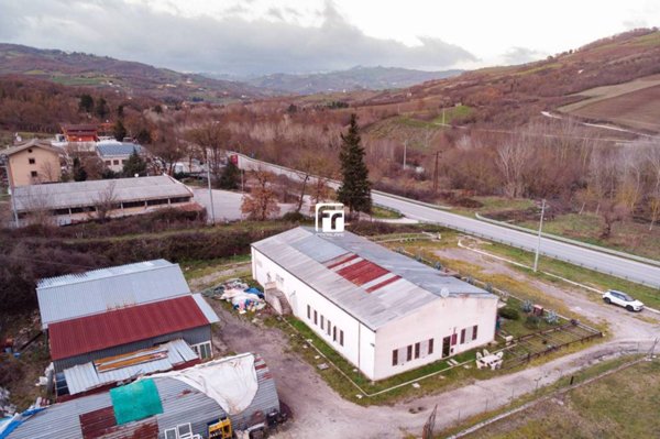 locale commerciale in vendita a Castropignano