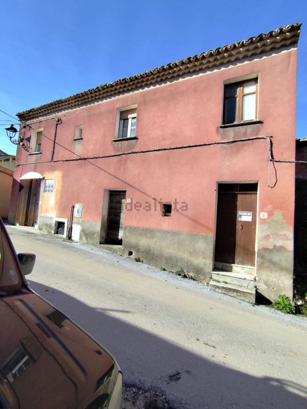 casa indipendente in vendita a Castropignano