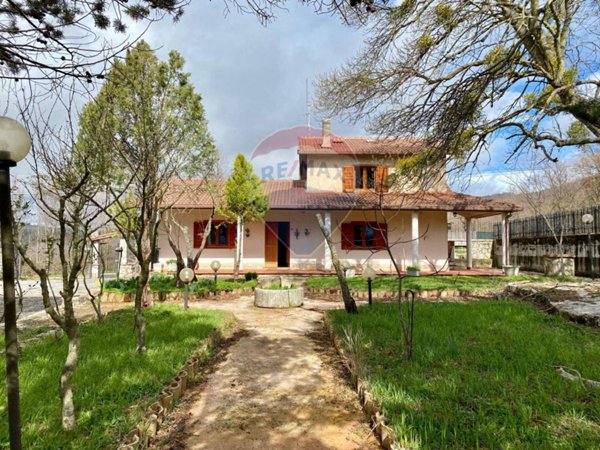 casa indipendente in vendita a Cercemaggiore