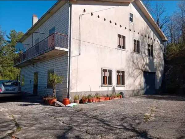casa indipendente in vendita a Cercemaggiore