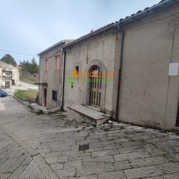 casa indipendente in vendita a Cercemaggiore