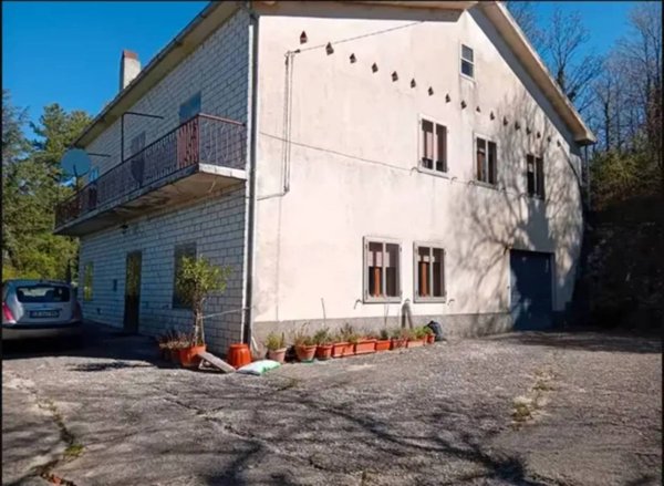casa indipendente in vendita a Cercemaggiore