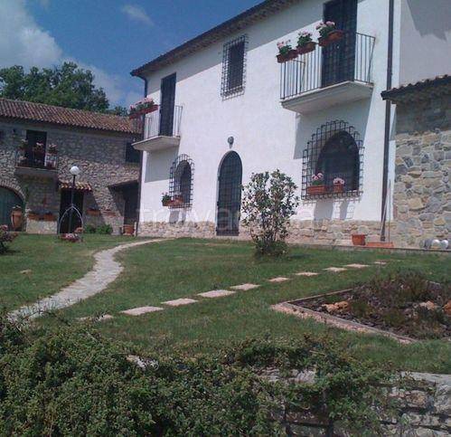 casa indipendente in vendita a Colle d'Anchise