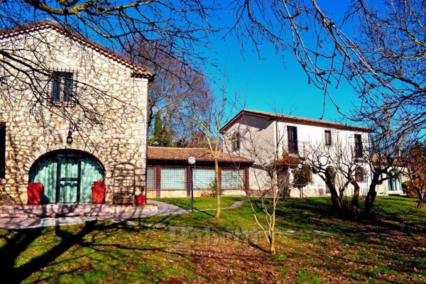 casa indipendente in vendita a Colle d'Anchise