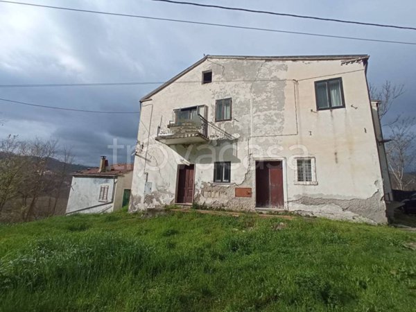 casa indipendente in vendita a Fossalto