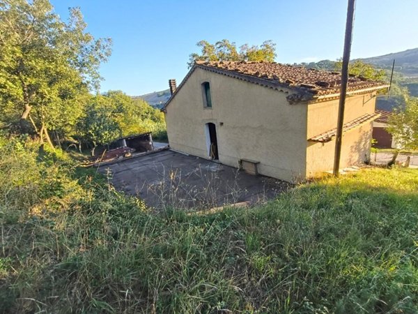 casa indipendente in vendita a Fossalto
