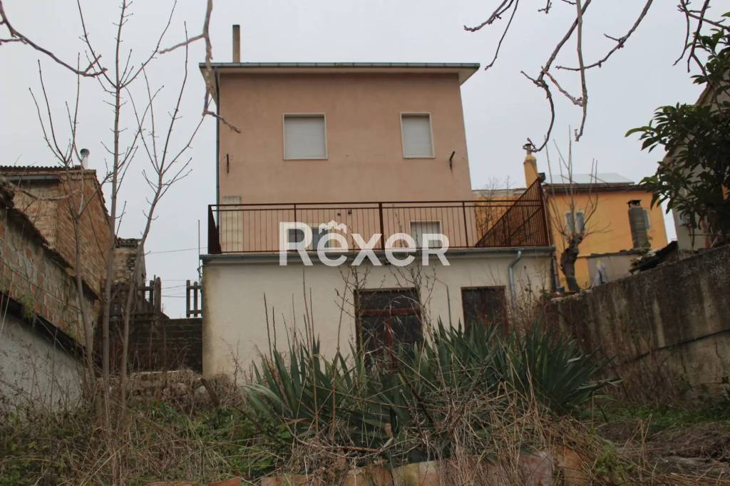 casa indipendente in vendita a Fossalto