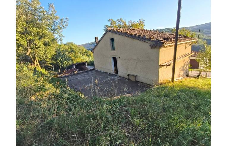 casa indipendente in vendita a Fossalto