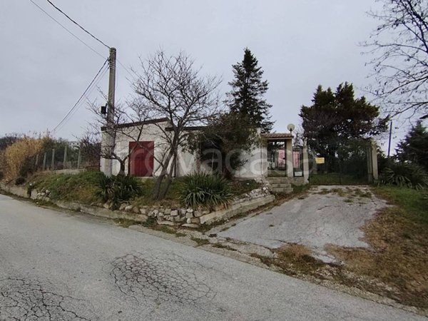 casa indipendente in vendita a Fossalto