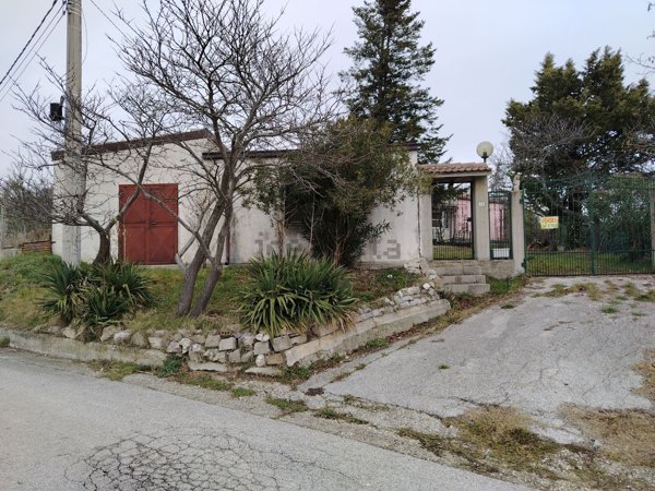 casa indipendente in vendita a Fossalto