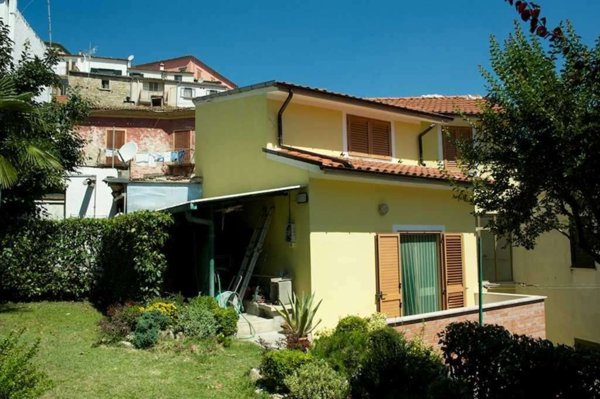 casa indipendente in vendita a Fossalto
