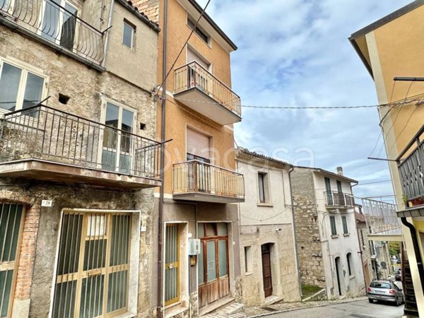 casa indipendente in vendita a Gambatesa