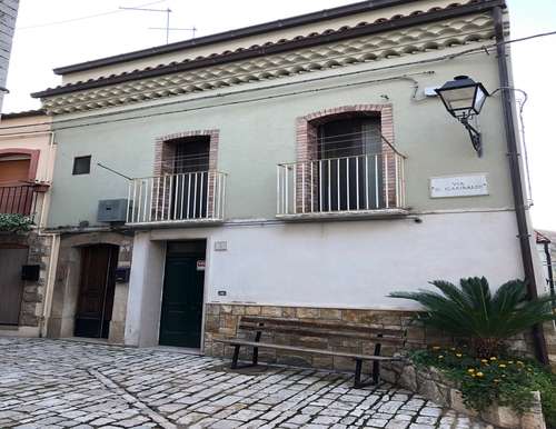 casa indipendente in vendita a Guardialfiera