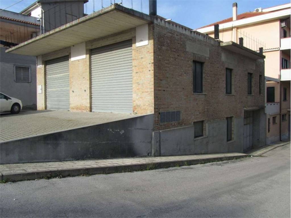 locale commerciale in vendita a Guglionesi
