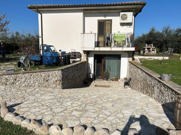 casa indipendente in vendita a Larino
