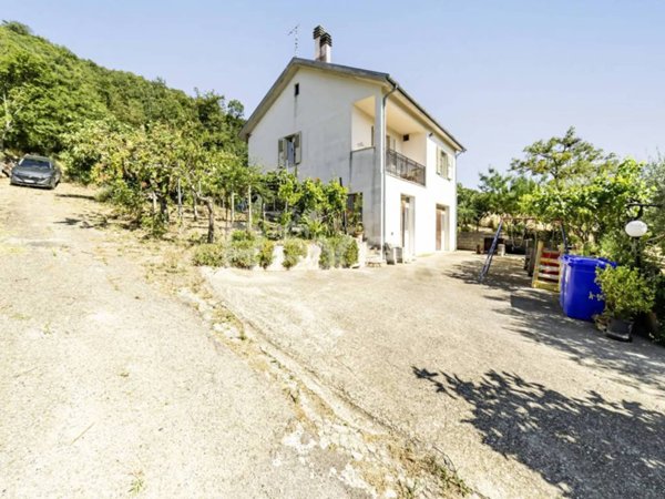 casa indipendente in vendita a Larino