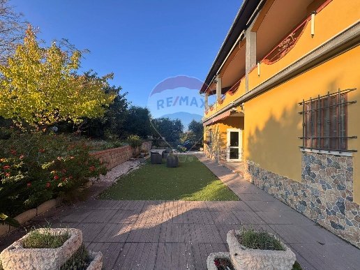 casa indipendente in vendita a Larino