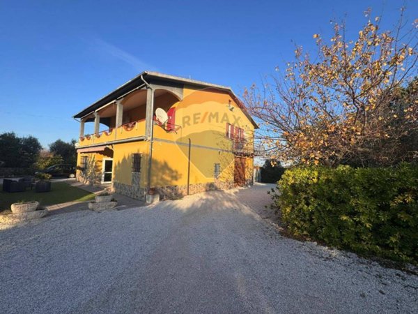 casa indipendente in vendita a Larino