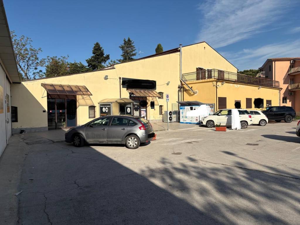 negozio in vendita a Larino