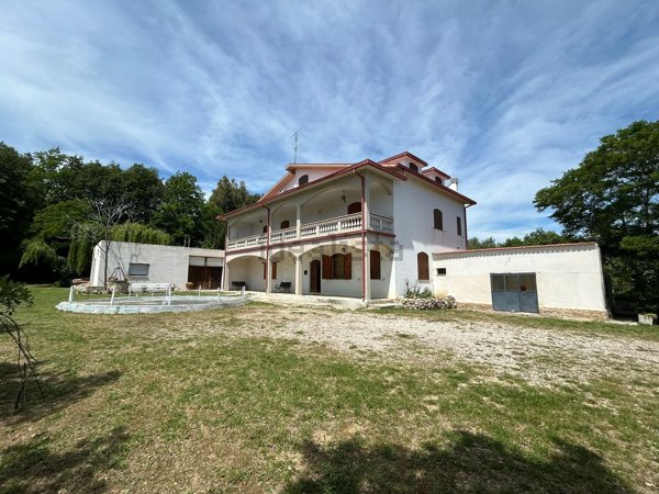 casa indipendente in vendita a Larino