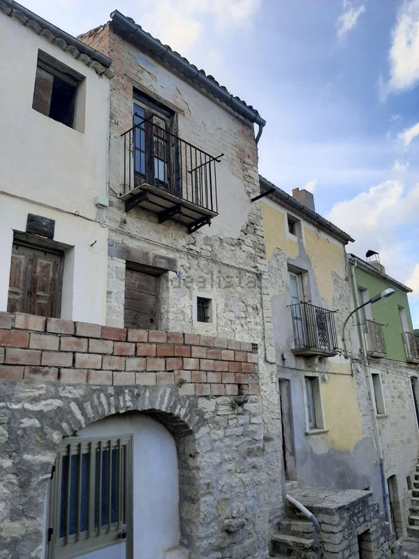 pentavano in vendita a Lucito