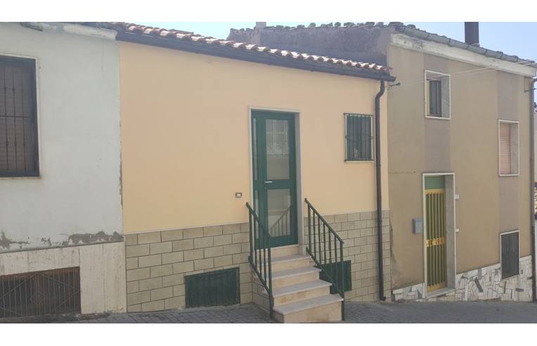 casa indipendente in vendita a Macchia Valfortore