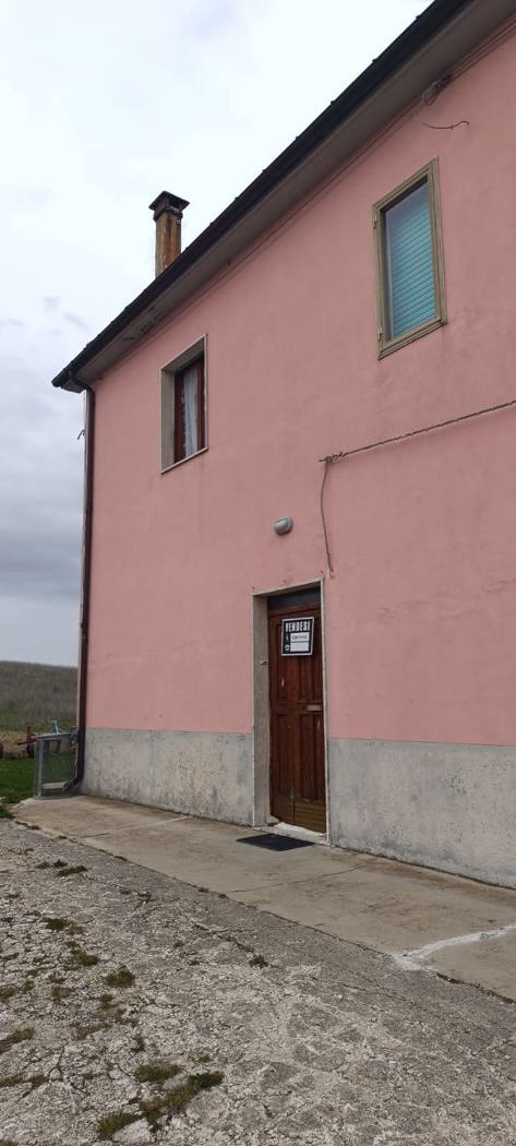 casa indipendente in vendita a Matrice