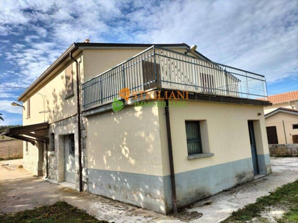 casa indipendente in vendita a Matrice